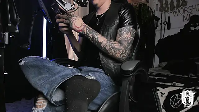 allanhurtss online show from January 1, 2025, 4:39 pm