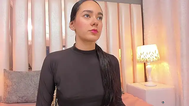 EmmyCruzZ online show from March 23, 2026, 1:04 pm