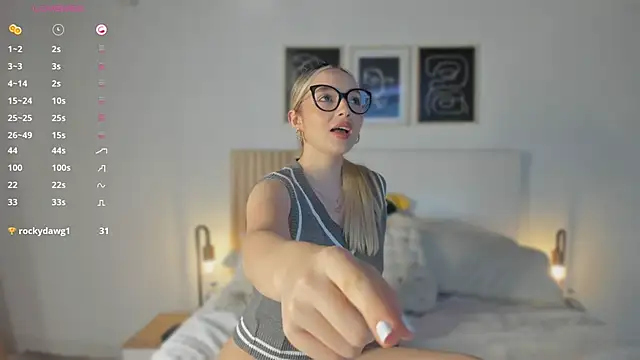 Snapshot of Ajen_Blondie chatting on September 21, 2025, 4:41 pm Ajen Blondie online show from September 21, 2025, 4:41 pm