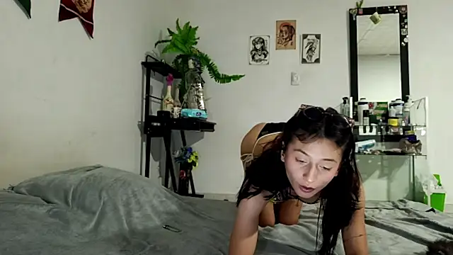 Snapshot of BrisaJones chatting on July 4, 2026, 11:11 pm BrisaJones online show from July 4, 2026, 11:11 pm