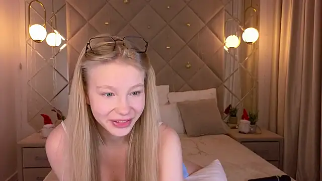 Sarra Cooper online show from December 27, 2024, 4:15 am