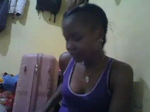 Snapshot of girltotok chatting on February 16, 2025, 1:27 pm girltotok online show from February 16, 2025, 1:27 pm