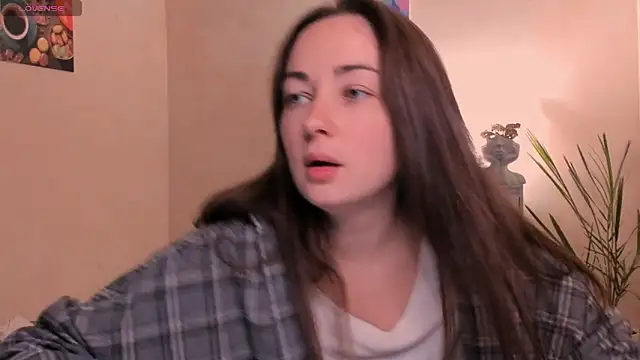 cClandesTina online show from October 25, 2025, 7:41 pm