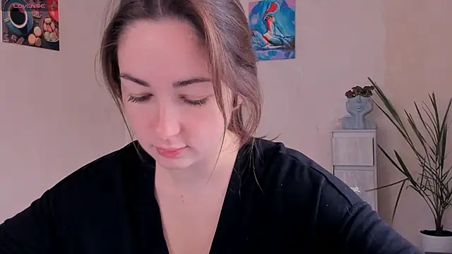 cClandesTina online show from October 26, 2025, 9:15 am