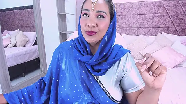  Lakshmi hotx online show from February 5, 2025, 2:59 pm