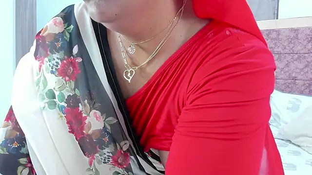  Lakshmi hotx online show from February 25, 2025, 2:54 pm