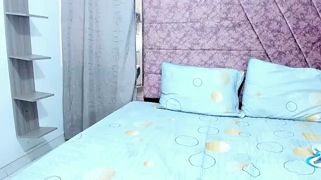  Lakshmi hotx online show from March 5, 2025, 1:50 pm