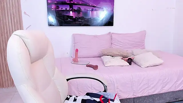  Lakshmi hotx online show from November 11, 2025, 7:03 pm