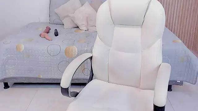  Lakshmi hotx online show from November 21, 2025, 7:23 pm