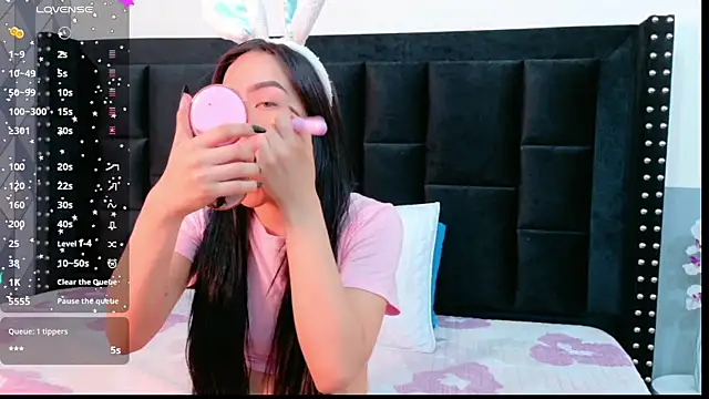 littleebluee online show from September 13, 2025, 7:46 pm