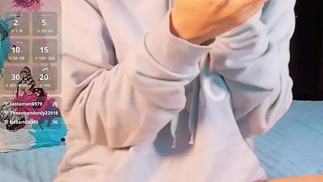 littleebluee online show from October 16, 2025, 2:56 am