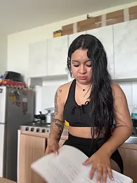 Pretty Isadora online show from March 19, 2026, 2:10 pm