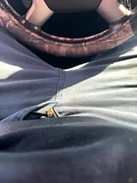 joeycbigcock online show from March 18, 2026, 7:28 pm