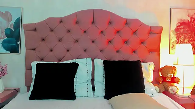 ThyaraJhons online show from April 10, 2026, 11:59 am