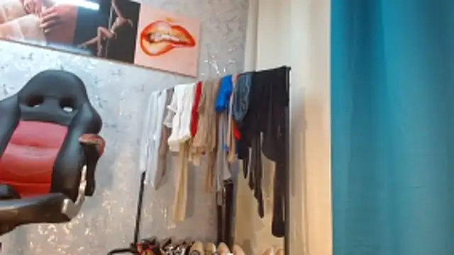 Samantabrown  online show from February 14, 2026, 11:18 am