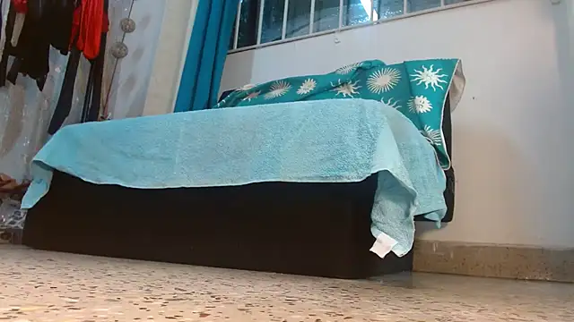 Samantabrown  online show from April 22, 2026, 11:12 am