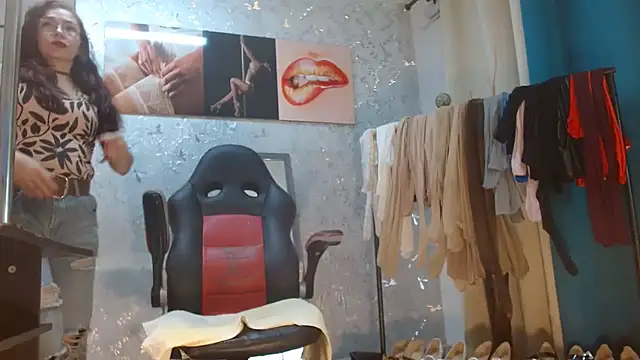 Samantabrown  online show from June 29, 2026, 11:10 am