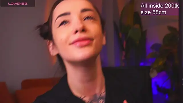 EvaCanton online show from April 19, 2026, 2:00 am