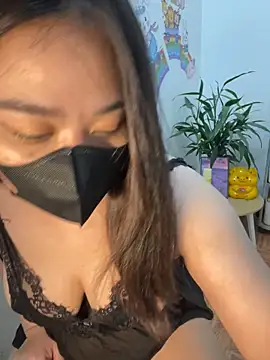 --Lyly-- online show from March 11, 2025, 7:04 am