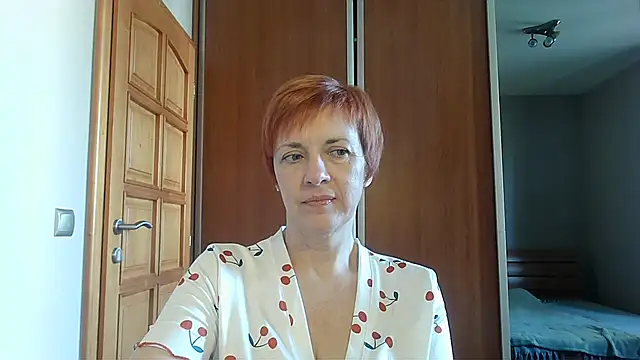 LoraLoraMay online show from May 25, 2026, 12:44 pm