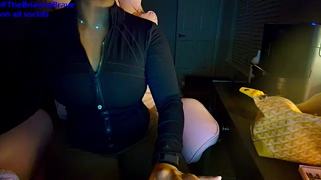 Snapshot of BriannaBrave chatting on April 15, 2026, 6:42 am BriannaBrave online show from April 15, 2026, 6:42 am