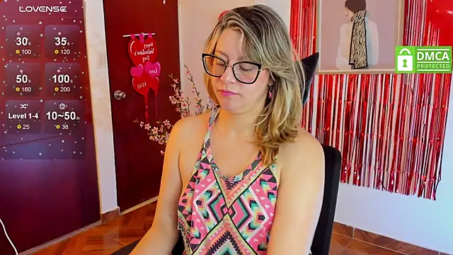 Snapshot of Chanelll_Taylorr_ chatting on February 19, 2025, 4:22 pm Chanelll Taylorr online show from February 19, 2025, 4:22 pm