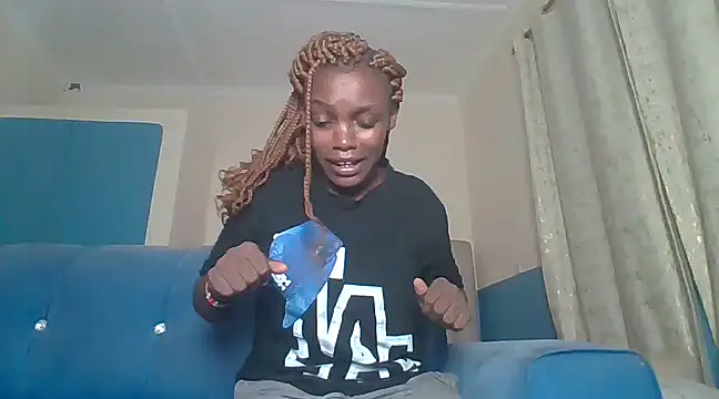 awino001 online show from March 18, 2025, 9:43 pm