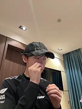 1a1a1alll online show from November 5, 2025, 3:23 pm