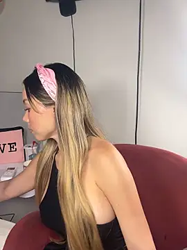 nakary00 online show from November 13, 2025, 12:09 am