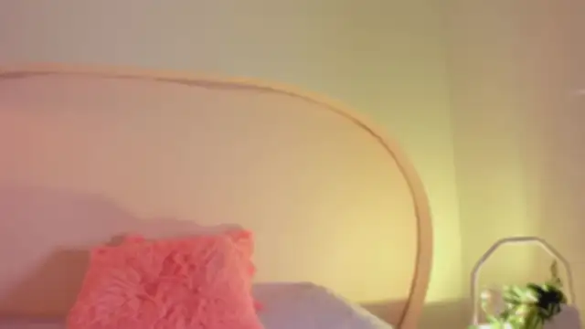 Snapshot of katiepeach_ chatting on October 18, 2025, 12:06 pm katiepeach online show from October 18, 2025, 12:06 pm