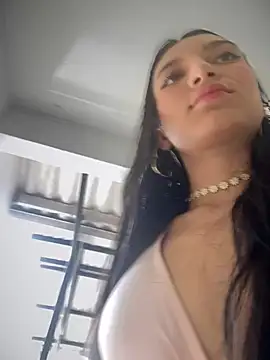 Snapshot of loly-yandere chatting on March 13, 2025, 8:32 pm loly-yandere online show from March 13, 2025, 8:32 pm