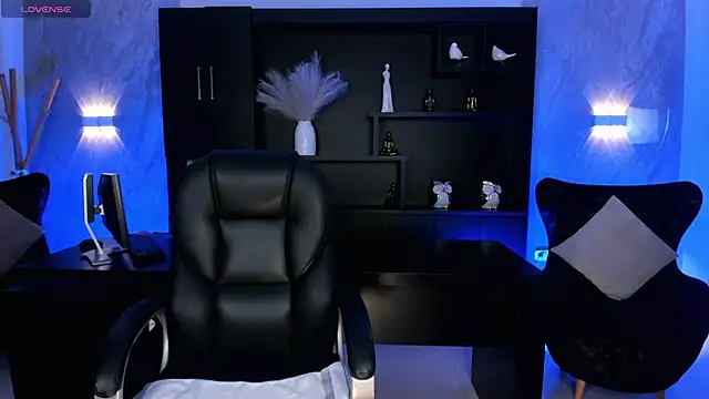 SamanthaKlein  online show from January 10, 2025, 3:29 am