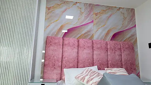 kendal rossi online show from February 13, 2026, 12:01 pm