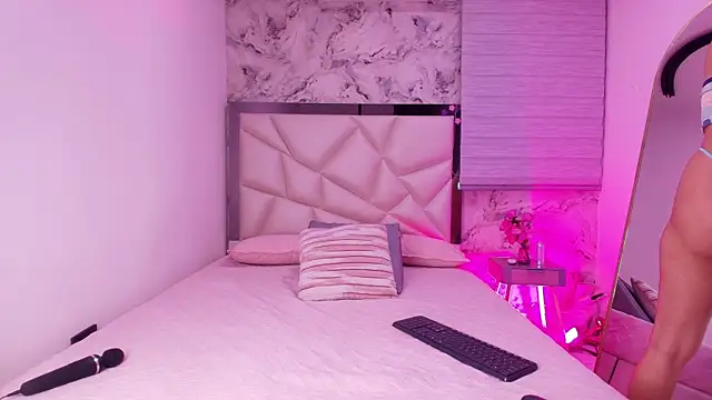 kendal rossi online show from April 11, 2026, 3:00 am