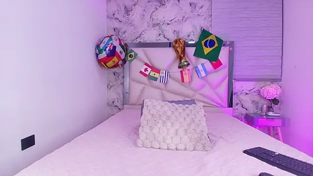 kendal rossi online show from June 21, 2026, 3:09 am