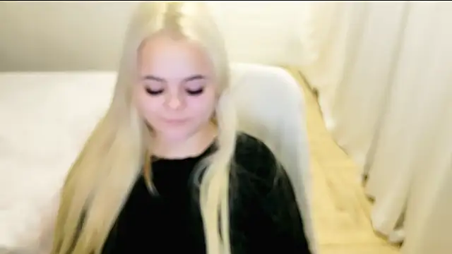 lovely-eyes online show from December 8, 2024, 4:14 am