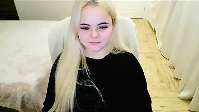 lovely-eyes online show from December 29, 2024, 1:45 am