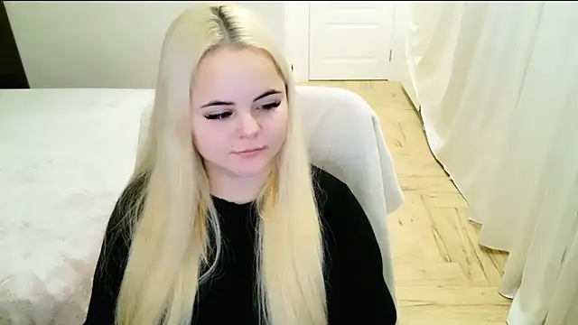 lovely-eyes online show from December 30, 2024, 3:47 am