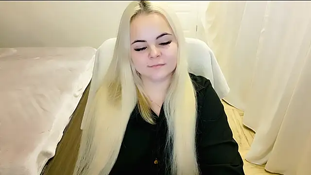 lovely-eyes online show from January 5, 2025, 12:31 am