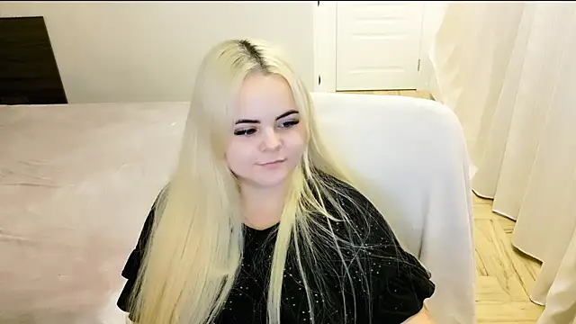 lovely-eyes online show from January 7, 2025, 11:35 pm