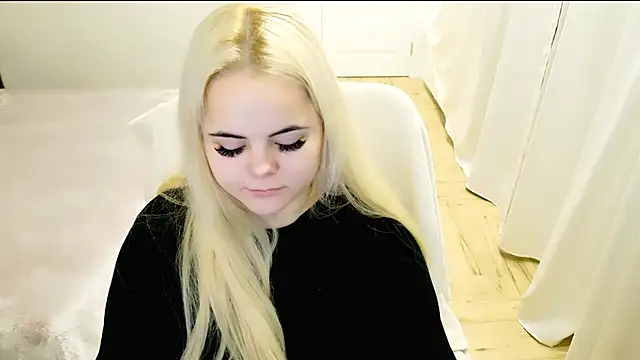 lovely-eyes online show from January 23, 2025, 8:24 pm