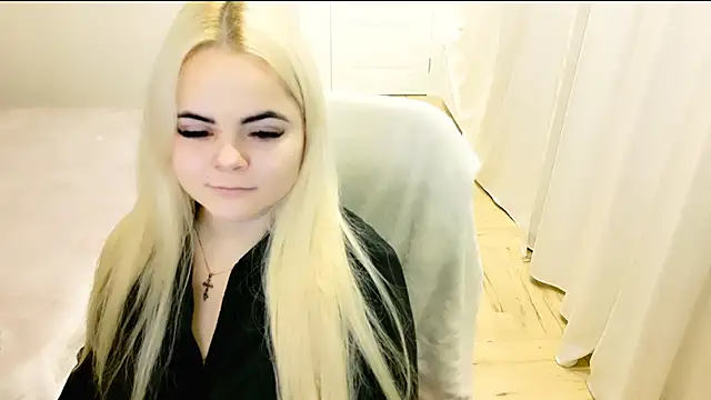 lovely-eyes online show from January 31, 2025, 9:26 pm