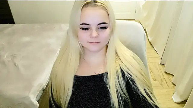 lovely-eyes online show from February 18, 2025, 3:53 am