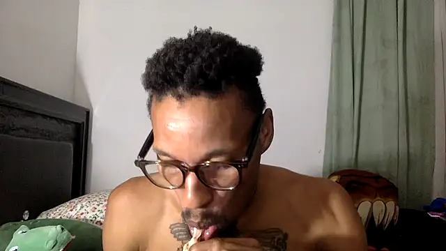 Snapshot of KingDerRico chatting on September 15, 2025, 1:05 am KingDerRico online show from September 15, 2025, 1:05 am