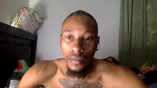 Snapshot of KingDerRico chatting on October 28, 2025, 10:01 pm KingDerRico online show from October 28, 2025, 10:01 pm