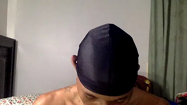 Snapshot of KingDerRico chatting on November 2, 2025, 12:02 am KingDerRico online show from November 2, 2025, 12:02 am