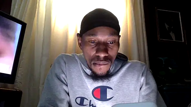 Snapshot of KingDerRico chatting on November 12, 2025, 9:14 pm KingDerRico online show from November 12, 2025, 9:14 pm