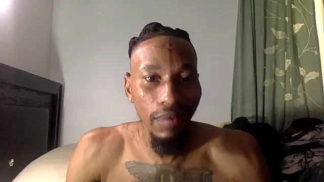 Snapshot of KingDerRico chatting on November 18, 2025, 2:10 pm KingDerRico online show from November 18, 2025, 2:10 pm