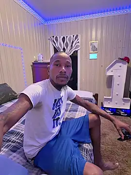 KingDerRico online show from August 6, 2026, 10:33 pm