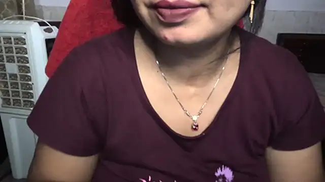Snapshot of Gulaboo_bhabi chatting on May 12, 2026, 11:35 pm Gulaboo bhabi online show from May 12, 2026, 11:35 pm